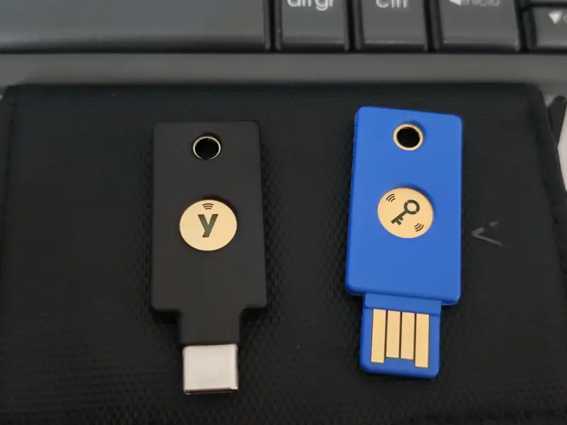 Llaves de seguridad USB Yubico NFC y USB-C - 1