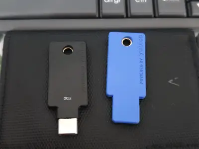 Llaves de seguridad USB Yubico NFC y USB-C - miniatura 2