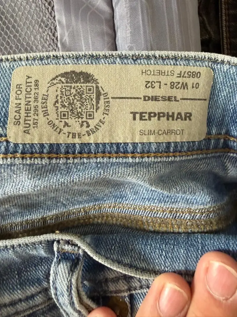 Jeans Diesel Tepphar Slim Carrot Hombre - 1