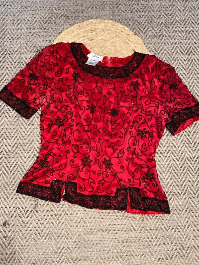 Blusa roja con bordado negro Stenay - miniatura 1