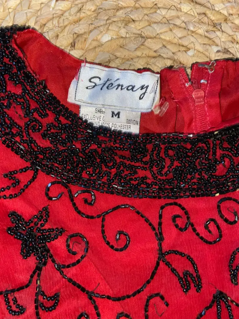 Blusa roja con bordado negro Stenay - 4