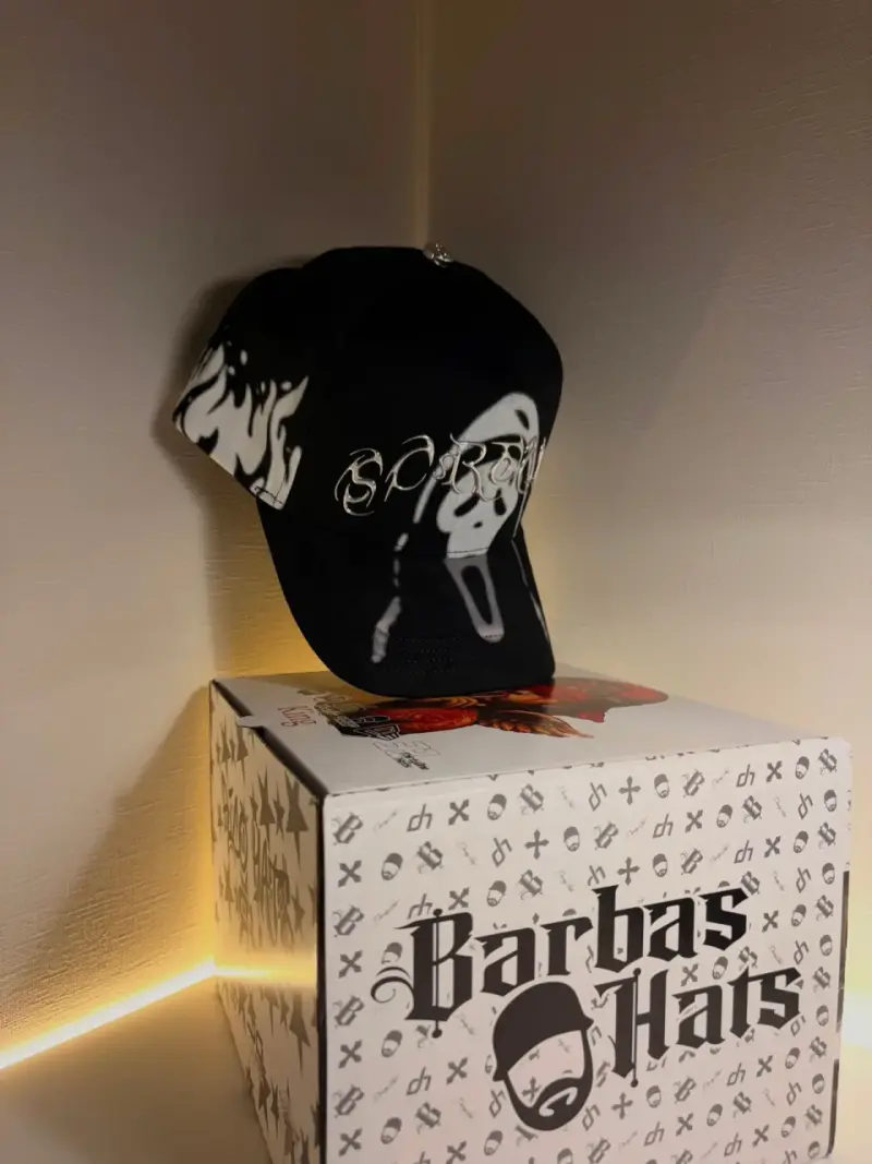 Gorra negra con diseño de calavera Barbas Hats - 3