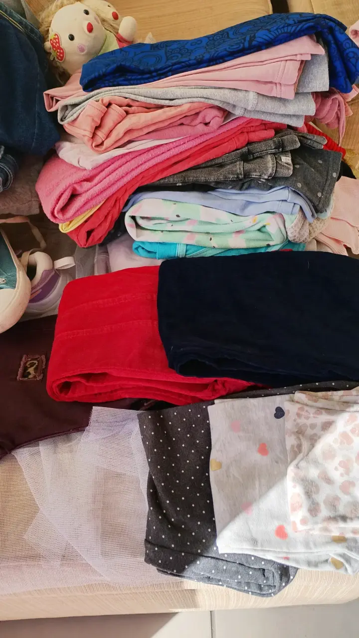 Ropa de niña variada en buen estado - 1