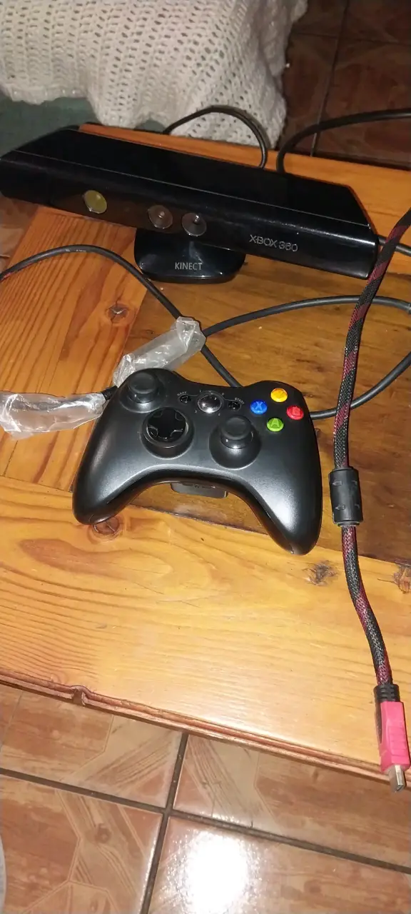 Consola Xbox 360 con juegos y accesorios - 3