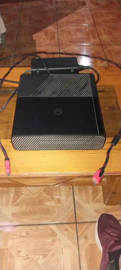 Consola Xbox 360 con juegos y accesorios - miniatura 4