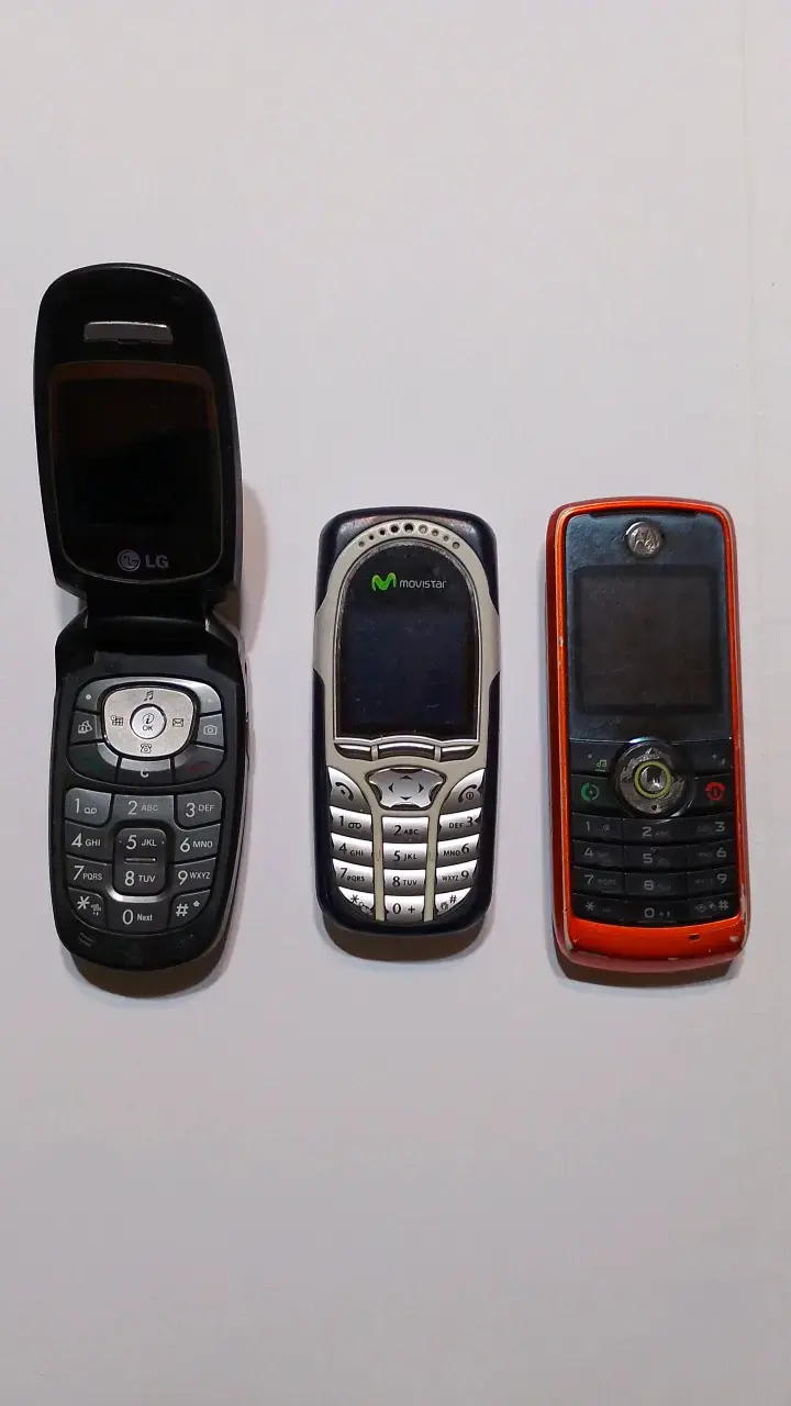 Lote de celulares antiguos LG, Movistar y Motorola