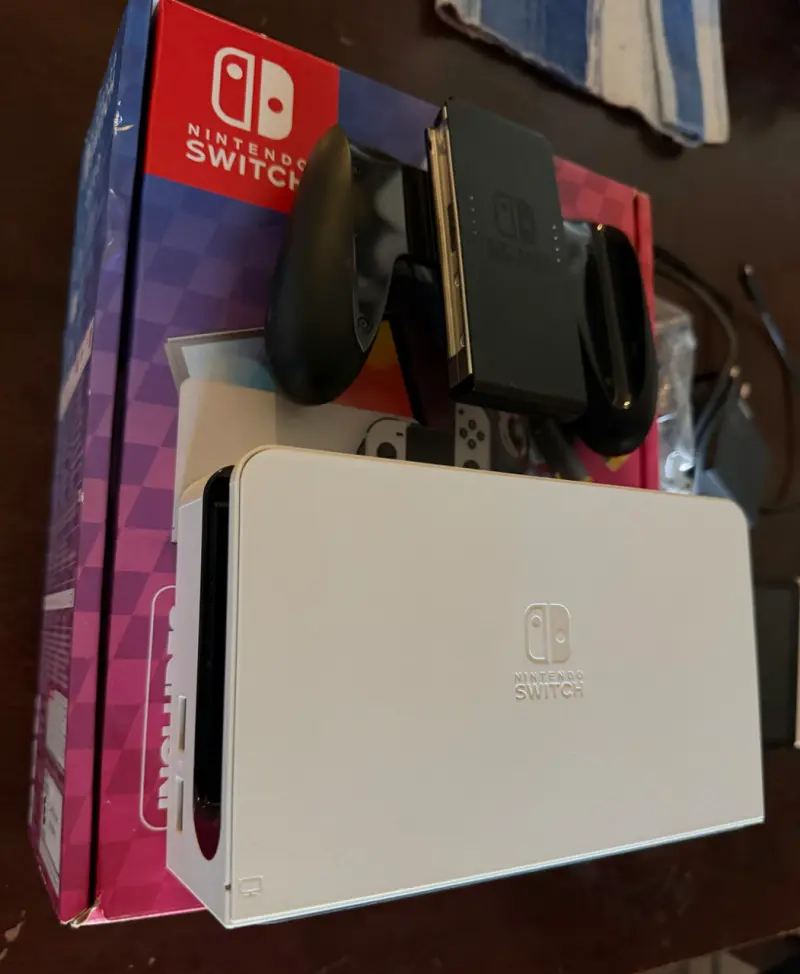 Consola Nintendo Switch OLED con accesorios - 3