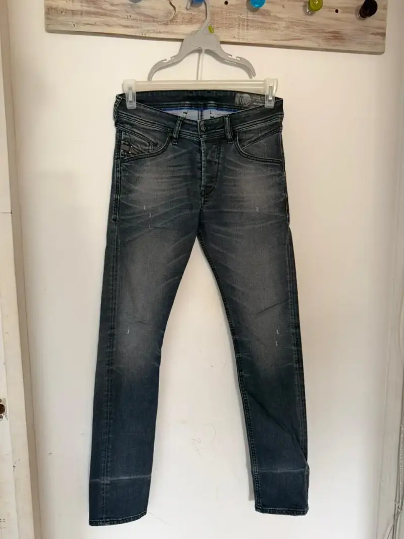 Jeans Diesel Belther Slim Tapered Hombre - 2