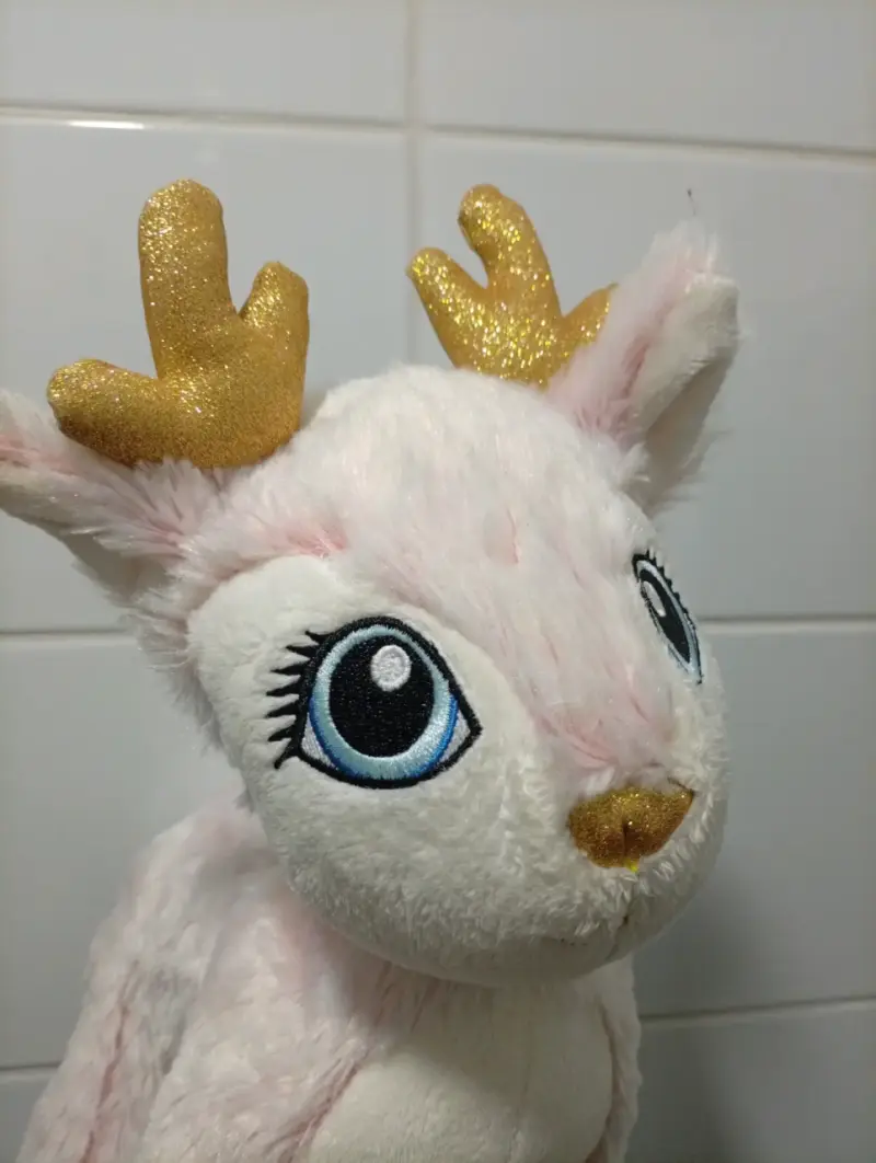 Peluche de reno Build-A-Bear con detalles dorados - 2
