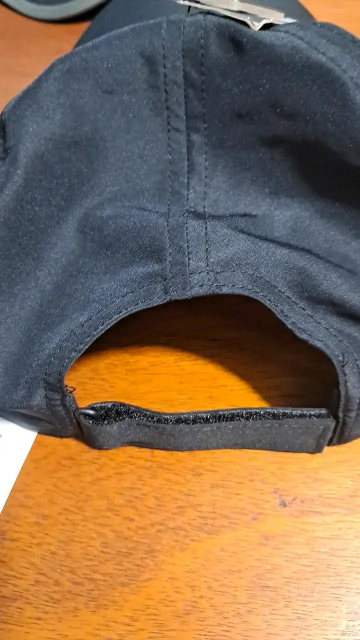 Gorra negra Under Armour reflectante - 4