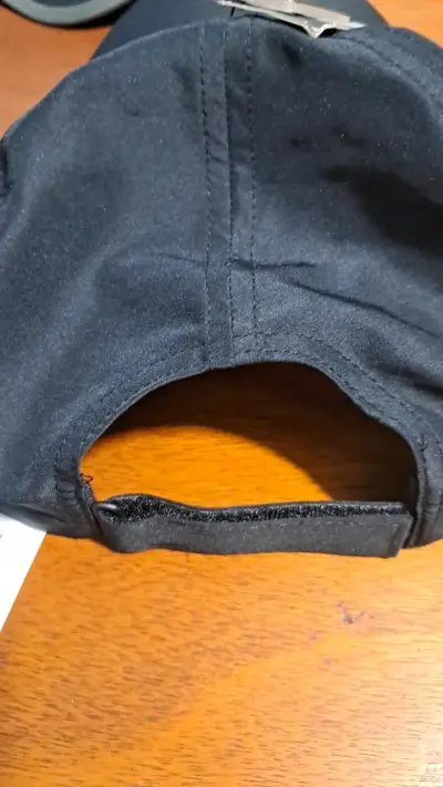Gorra negra Under Armour reflectante - miniatura 4