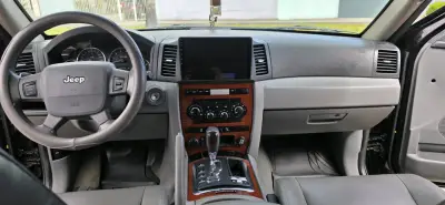 Jeep Grand Cherokee 4x4 en buen estado - miniatura 6