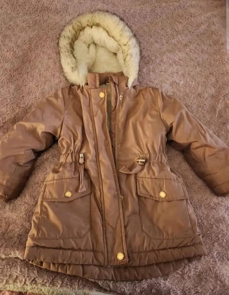 Abrigo de niña con capucha y forro polar - 1