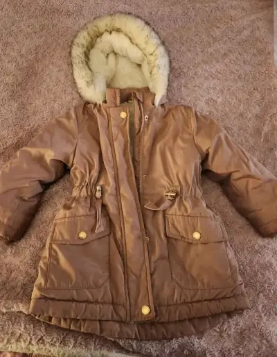 Abrigo de niña con capucha y forro polar - miniatura 1