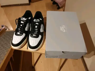 Zapatillas Nike Air Force 1 Blanco y Negro - miniatura 1