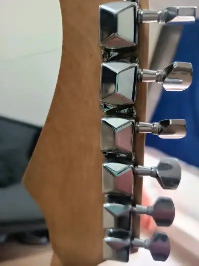 Guitarra Eléctrica Epic + Amplificador+ Accesorios - miniatura 4