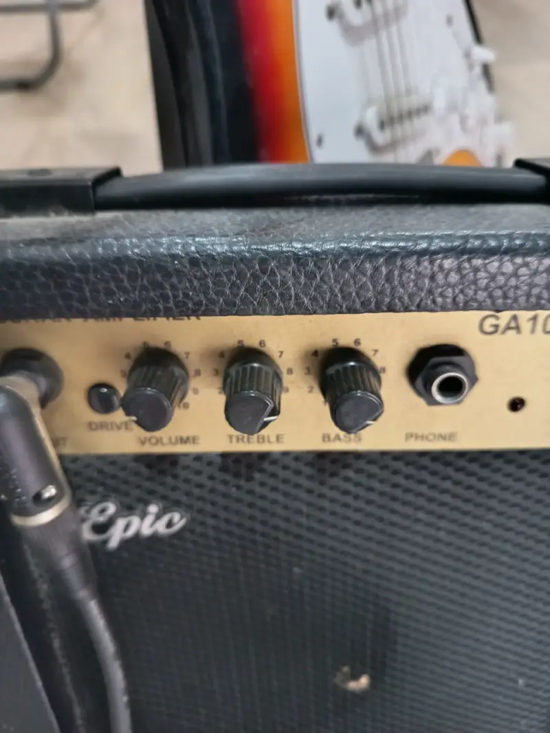 Guitarra Eléctrica Epic + Amplificador+ Accesorios - 5