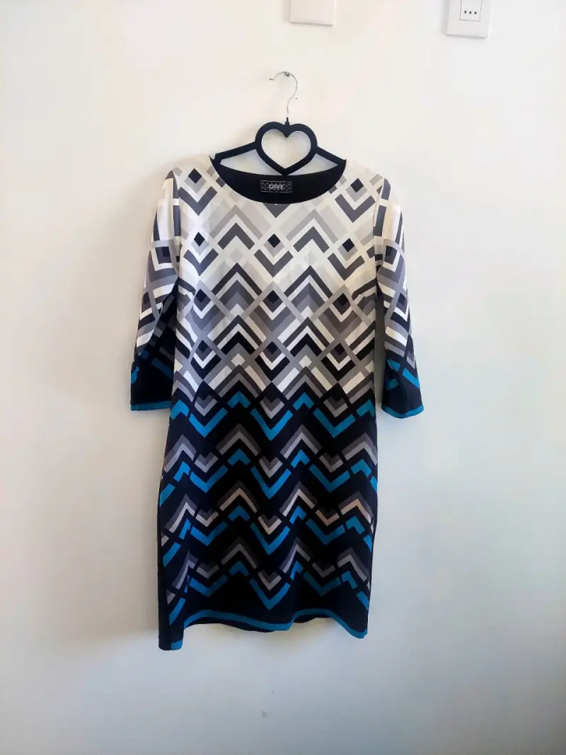 Vestido geométrico de manga 3/4 para mujer