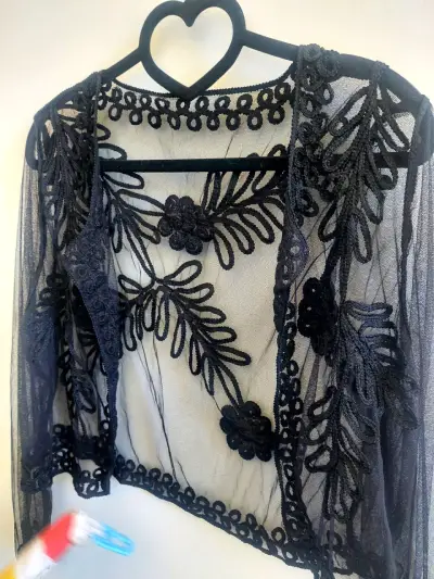 Chaqueta de encaje negro transparente elegante - miniatura 2