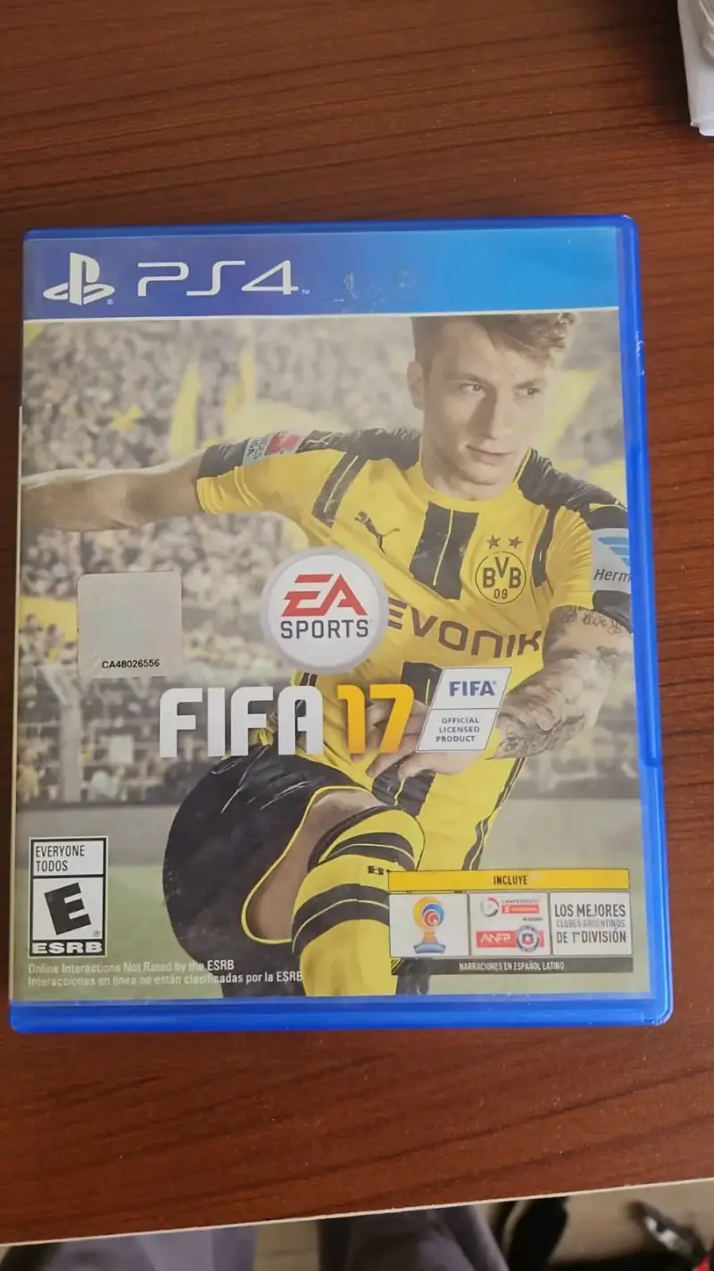 Juego FIFA 17 para PS4 en buen estado - 2