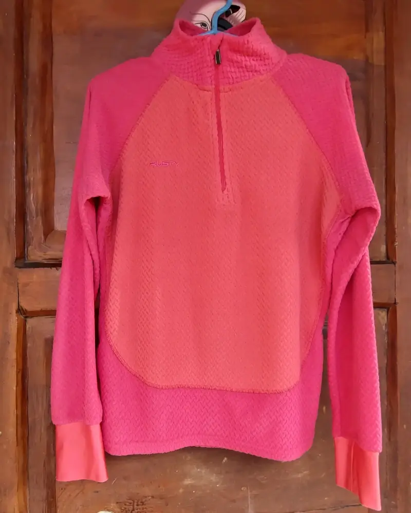 Polera deportiva mujer Rusty Tech rosa - 1