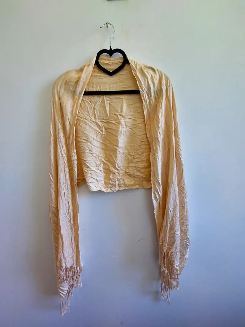 Chal beige con flecos elegante - 2