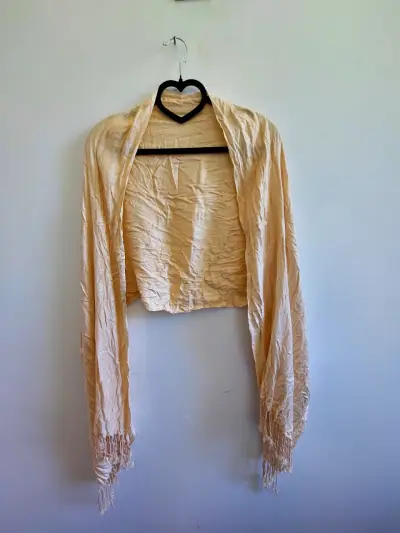 Chal beige con flecos elegante - miniatura 2