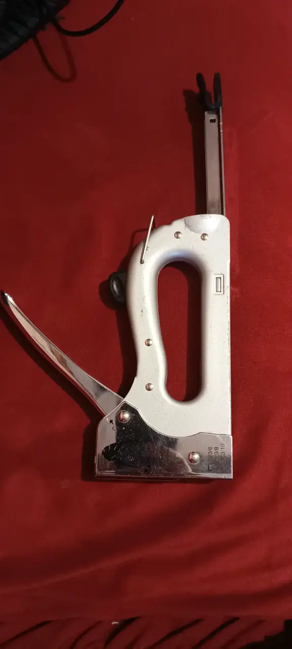 Engrapadora manual metálica Rexel para uso general - 1