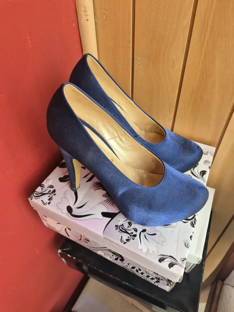 Zapatos de tacón alto azul elegante - 1