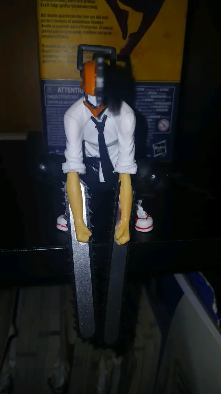 Figura de Chainsaw Man - 2