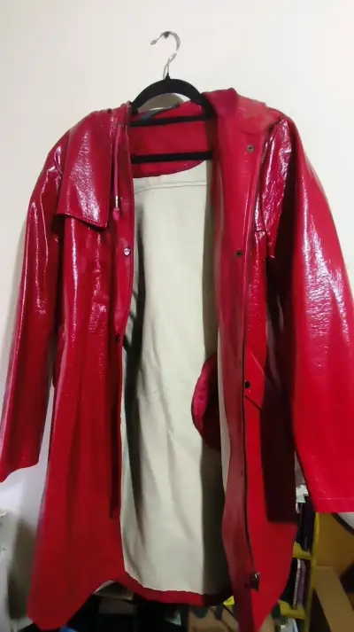 Impermeable rojo brillante para mujer - miniatura 1