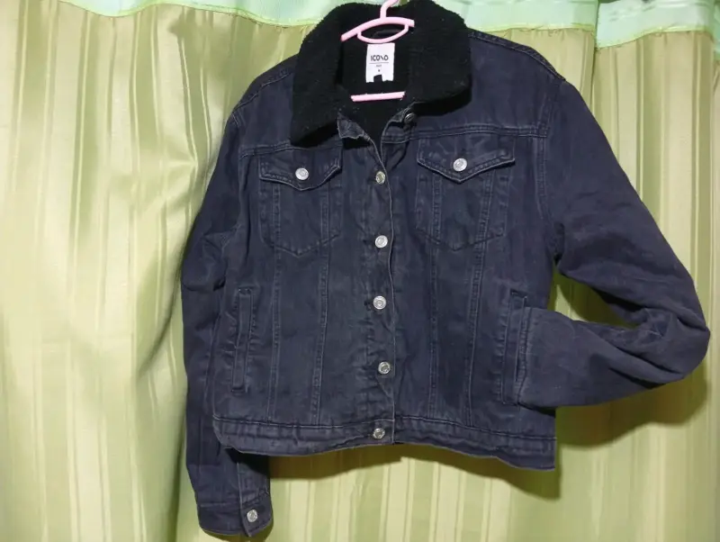 Chaqueta de mezclilla negra con forro de borrego - 1