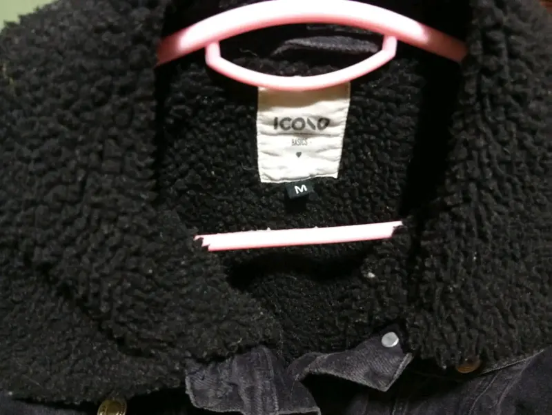 Chaqueta de mezclilla negra con forro de borrego - 4