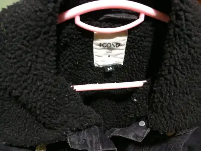 Chaqueta de mezclilla negra con forro de borrego - miniatura 4