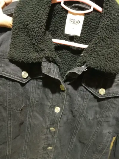 Chaqueta de mezclilla negra con forro de borrego - miniatura 6