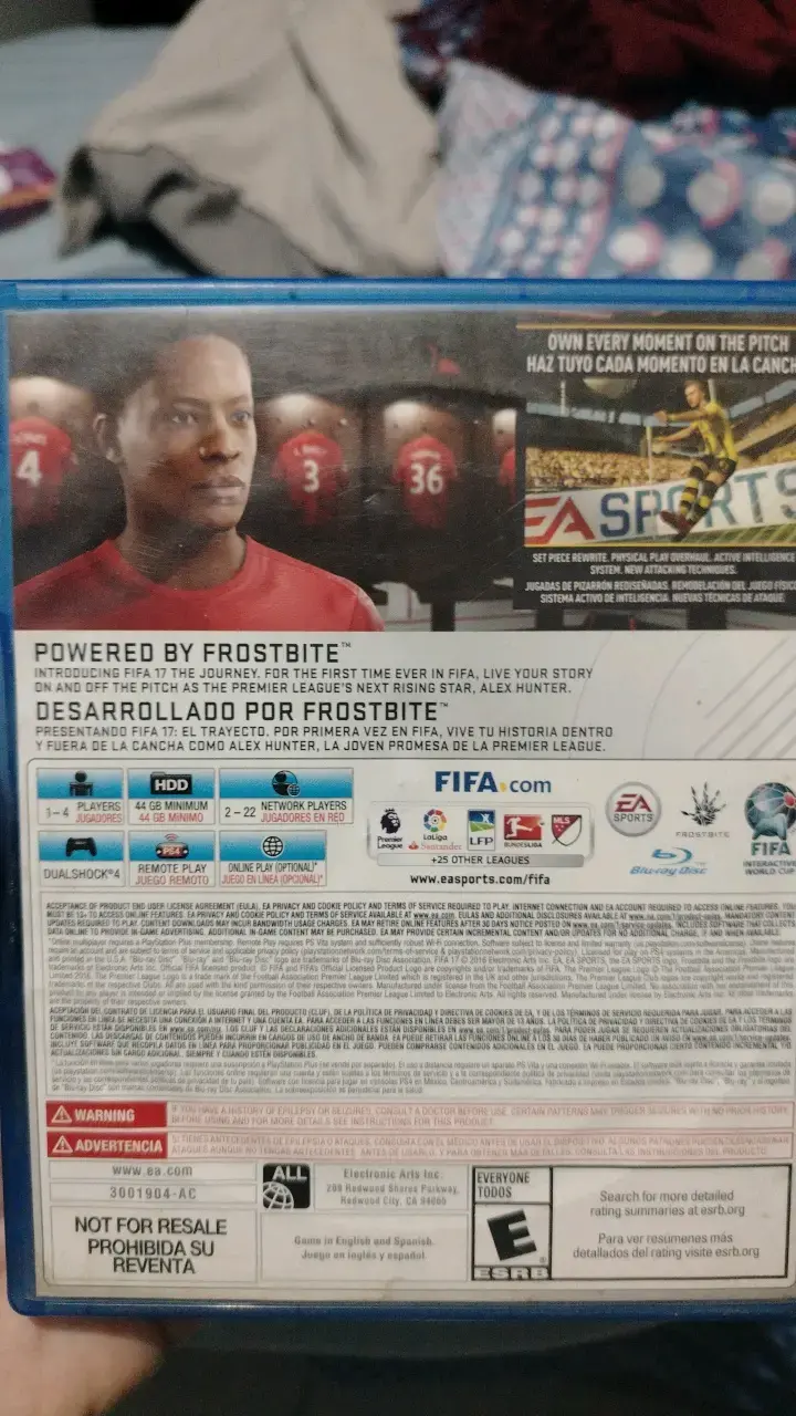 Juego FIFA 17 para PS4 en buen estado - 3