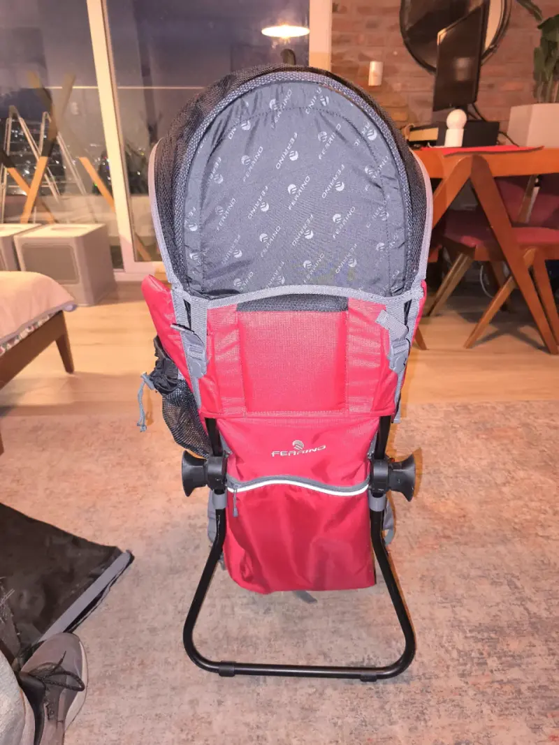 Mochila portabebés Ferrino roja con soporte - 3