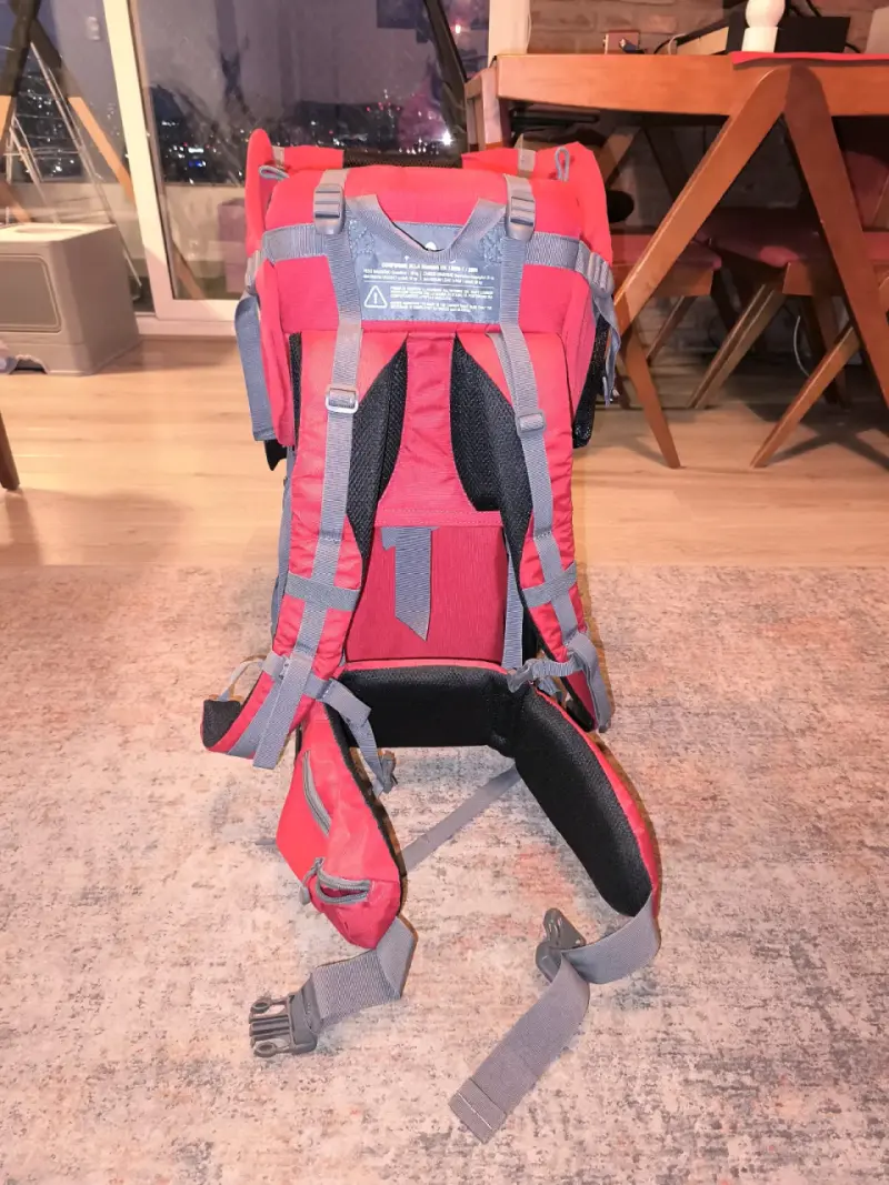 Mochila portabebés Ferrino roja con soporte - 6