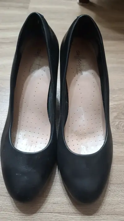 Zapatos de tacón negro Clarks para mujer - miniatura 1