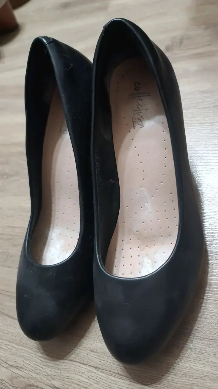 Zapatos de tacón negro Clarks para mujer - 2