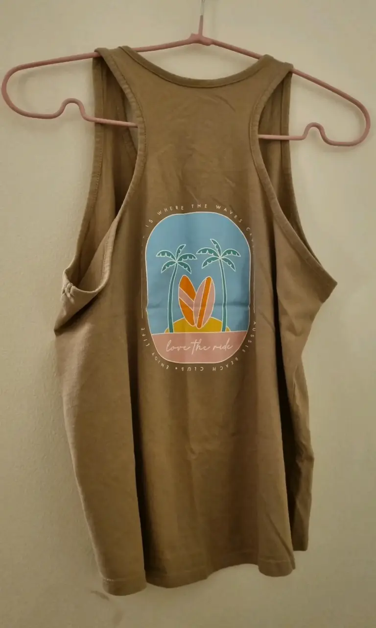 Polera sin mangas marrón Aussie con estampado - 2