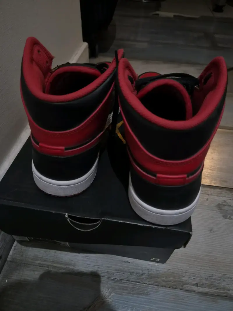 Zapatillas deportivas negra y roja Nike Air Jordan - 3