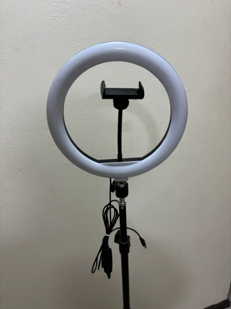 Aro de luz LED con trípode ajustable - 1