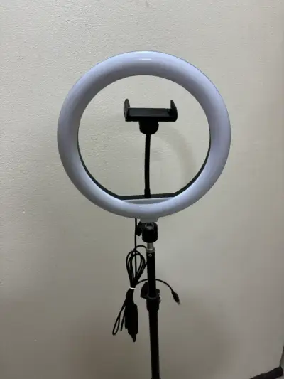 Aro de luz LED con trípode ajustable - miniatura 1