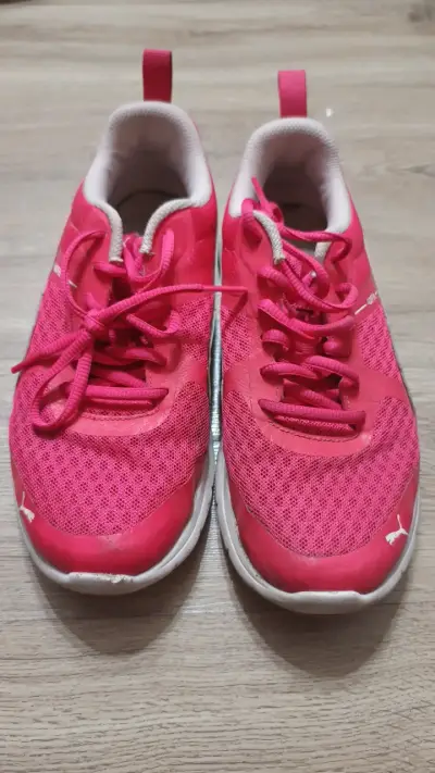 Zapatillas deportivas rosas Puma para mujer - miniatura 1
