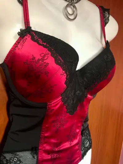 Corset rojo y negro - miniatura 2