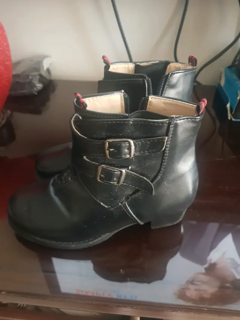 Botines de cuero negro con hebillas de cueca N.32 - 1