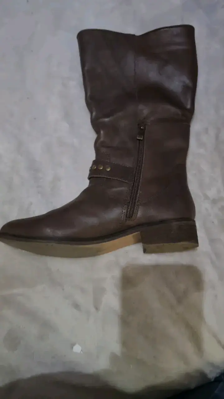Botas de cuero marrón con hebillas - 1