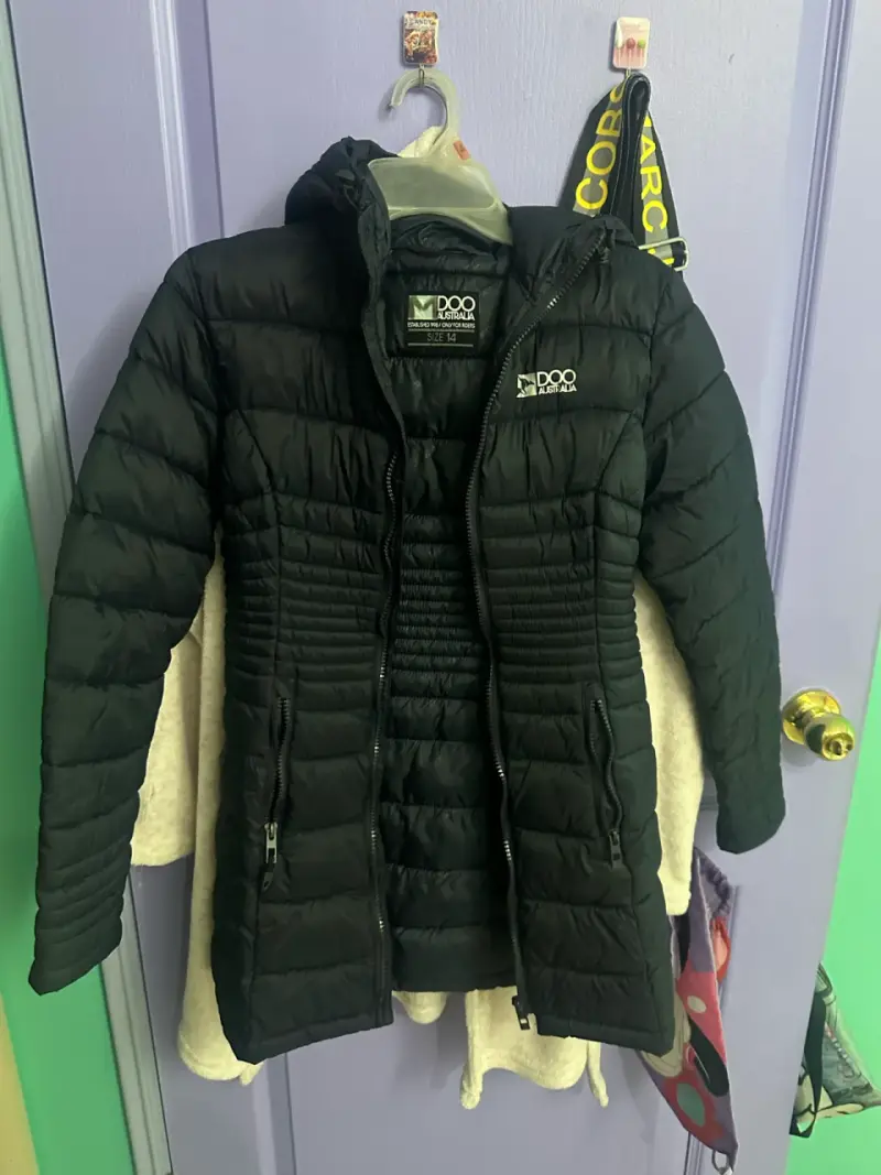 Chaqueta acolchada negra Doo Australia talla 14