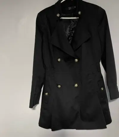 Abrigo negro con botones dorados para mujer - miniatura 1